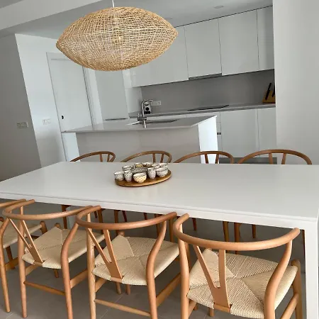 Mesas Homes Luxury 4 Bed Near The Sea And Port Apartmán