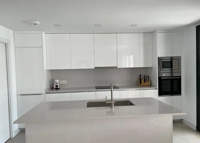 Mesas Homes Luxury 4 Bed Near The Sea And Port Estepona